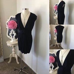 🌺 Marisa K 
Beautiful Draped Style Dress
